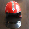 Capacete tipo astronauta de cor vermelha